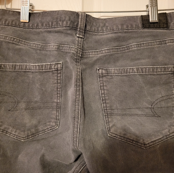 American Eagle gray Corduroy Mom Jeans Size 8 - Picture 4 of 8